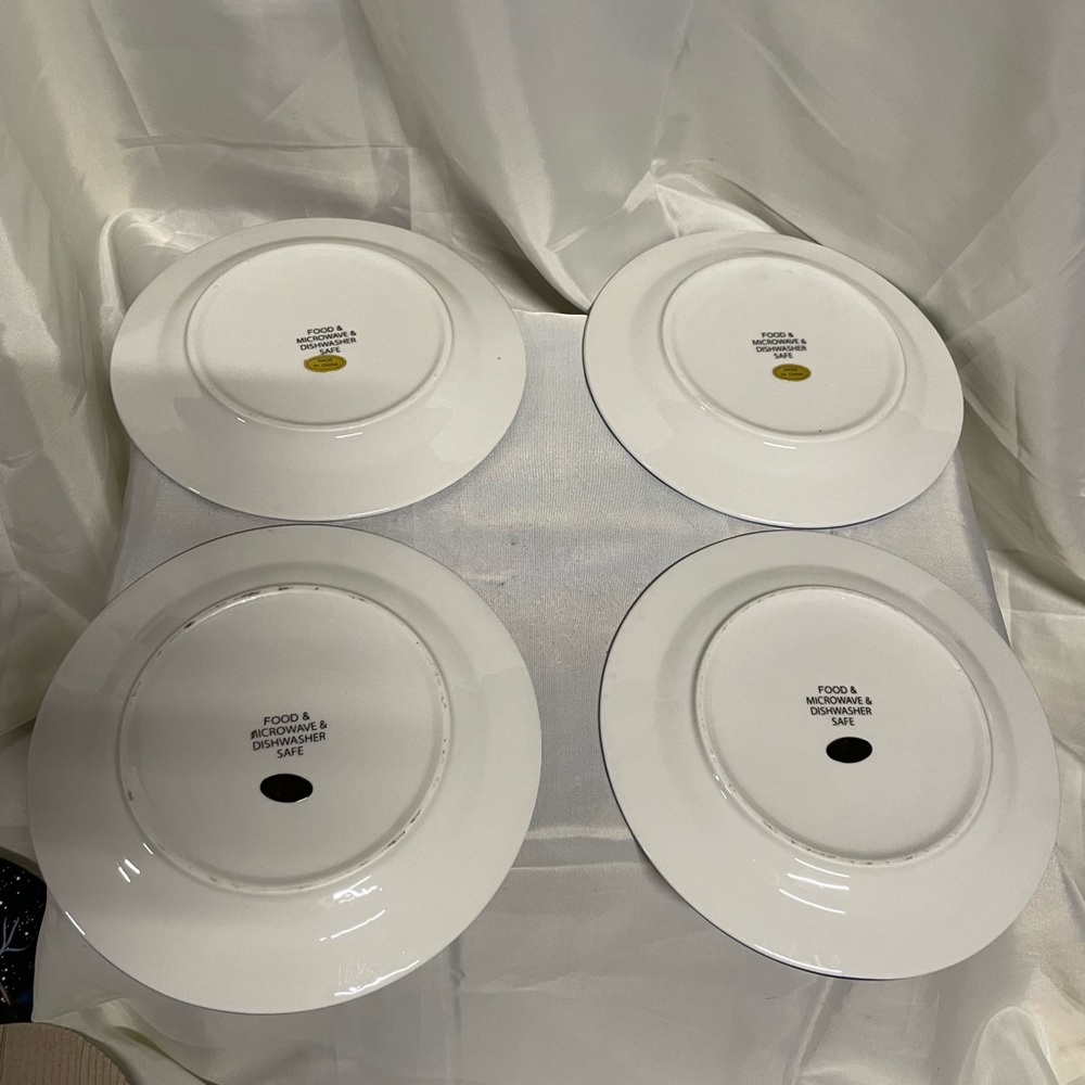 Hand-Painted Blue Snowman Holiday Dinner Plates - Set of 4 - Picture 5 of 9